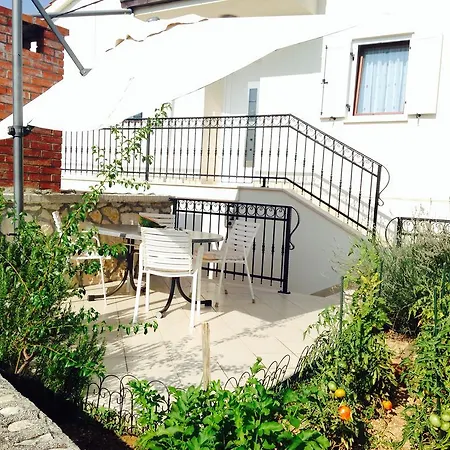 Ivankovic Apartment Trogir